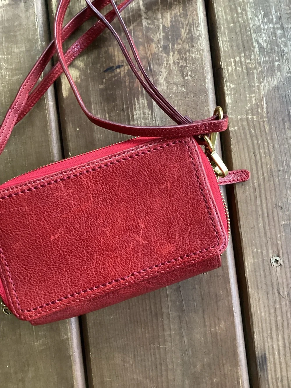 OLD TREND LEATHER CONVERTIBLE CROSSBODY BAG IN Red Wallet Cardholder